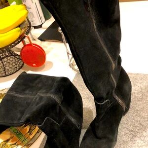 Franco Sarto Womans suede boot size 6